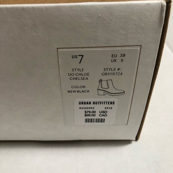 LAST ONE ⭐️ NWT Urban Outfitters Chloe Chelsea Timeless boot (7) - Picture 12 of 14